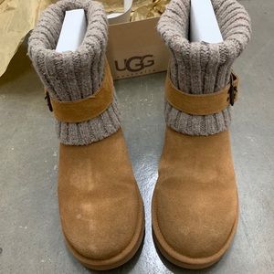 UGG Cambridge boots in chestnut.